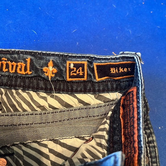 Unique Biker Rock Revivals - Picture 4 of 8